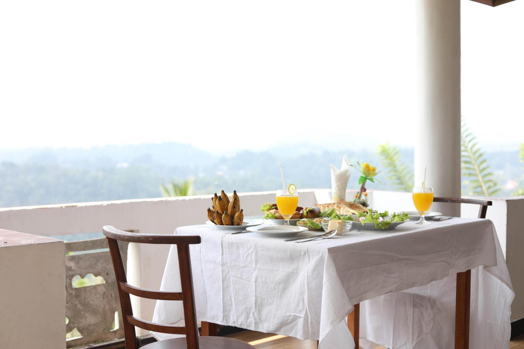 Mountain Bliss Villa เปราเดนิยา ภายนอก รูปภาพ
