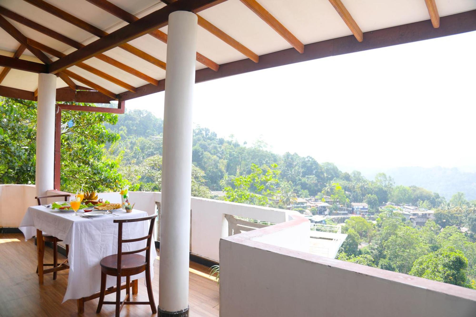 Mountain Bliss Villa เปราเดนิยา ภายนอก รูปภาพ