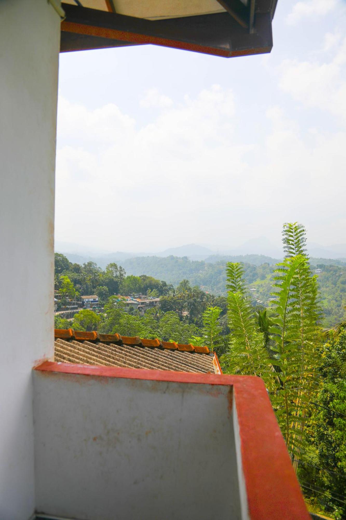 Mountain Bliss Villa เปราเดนิยา ภายนอก รูปภาพ