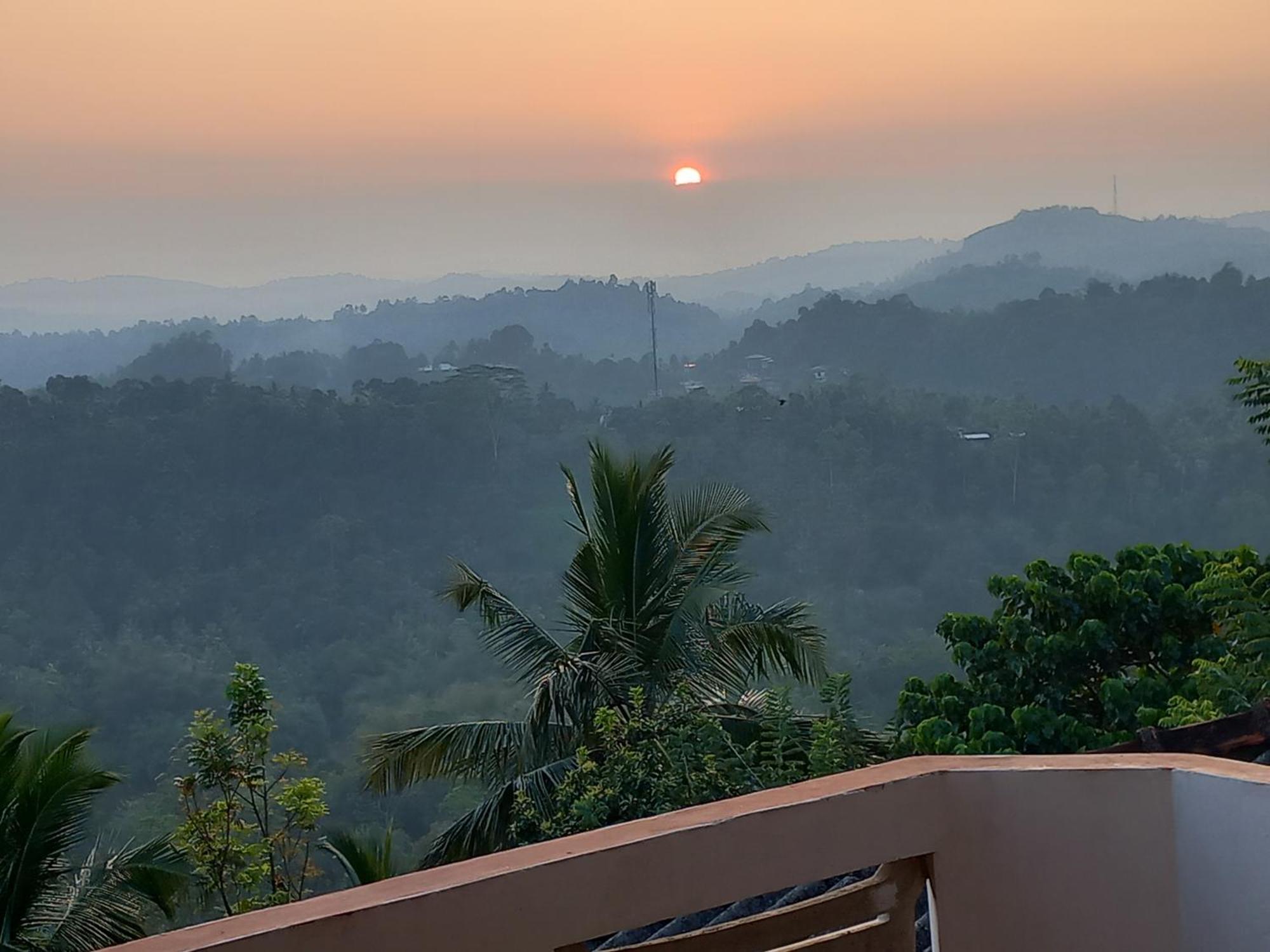 Mountain Bliss Villa เปราเดนิยา ภายนอก รูปภาพ
